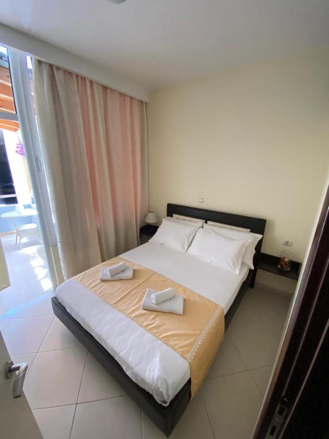 Paradiso Apartments Sarandë エクステリア 写真