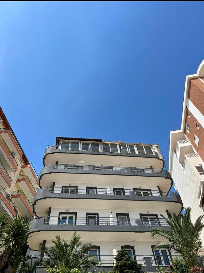 Paradiso Apartments Sarandë エクステリア 写真