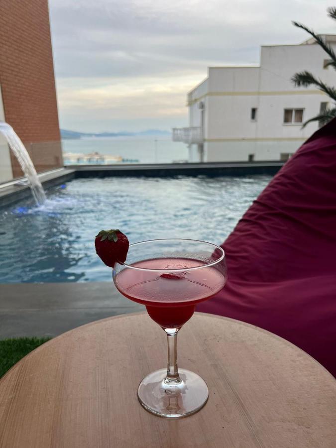 Paradiso Apartments Sarandë エクステリア 写真